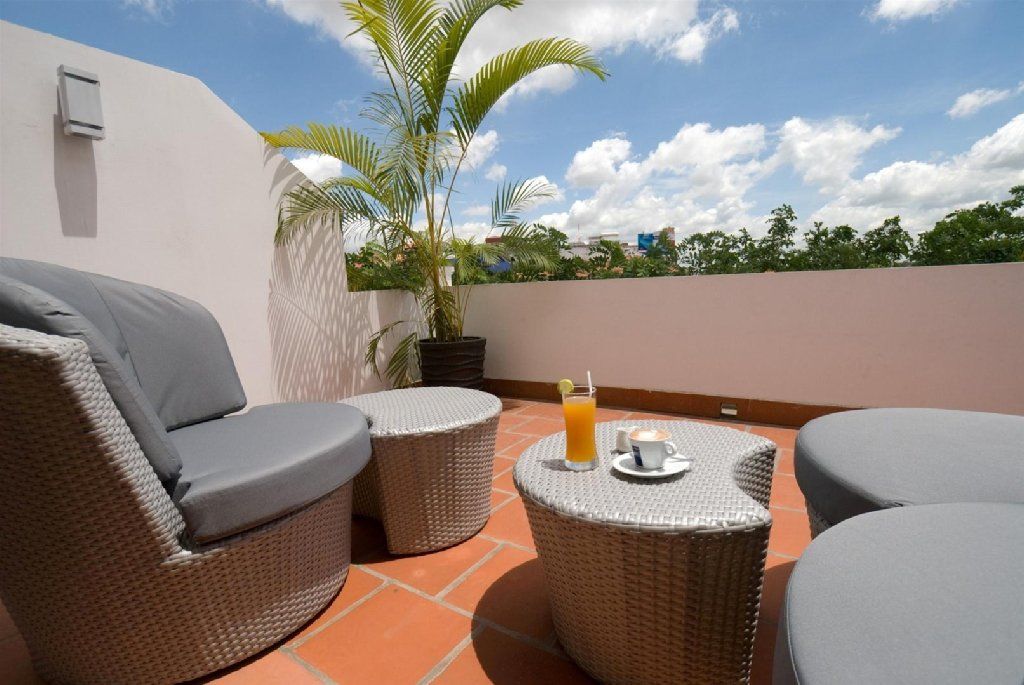 Riverview Cambodia Boutique Hotel Пном Пен Екстериор снимка