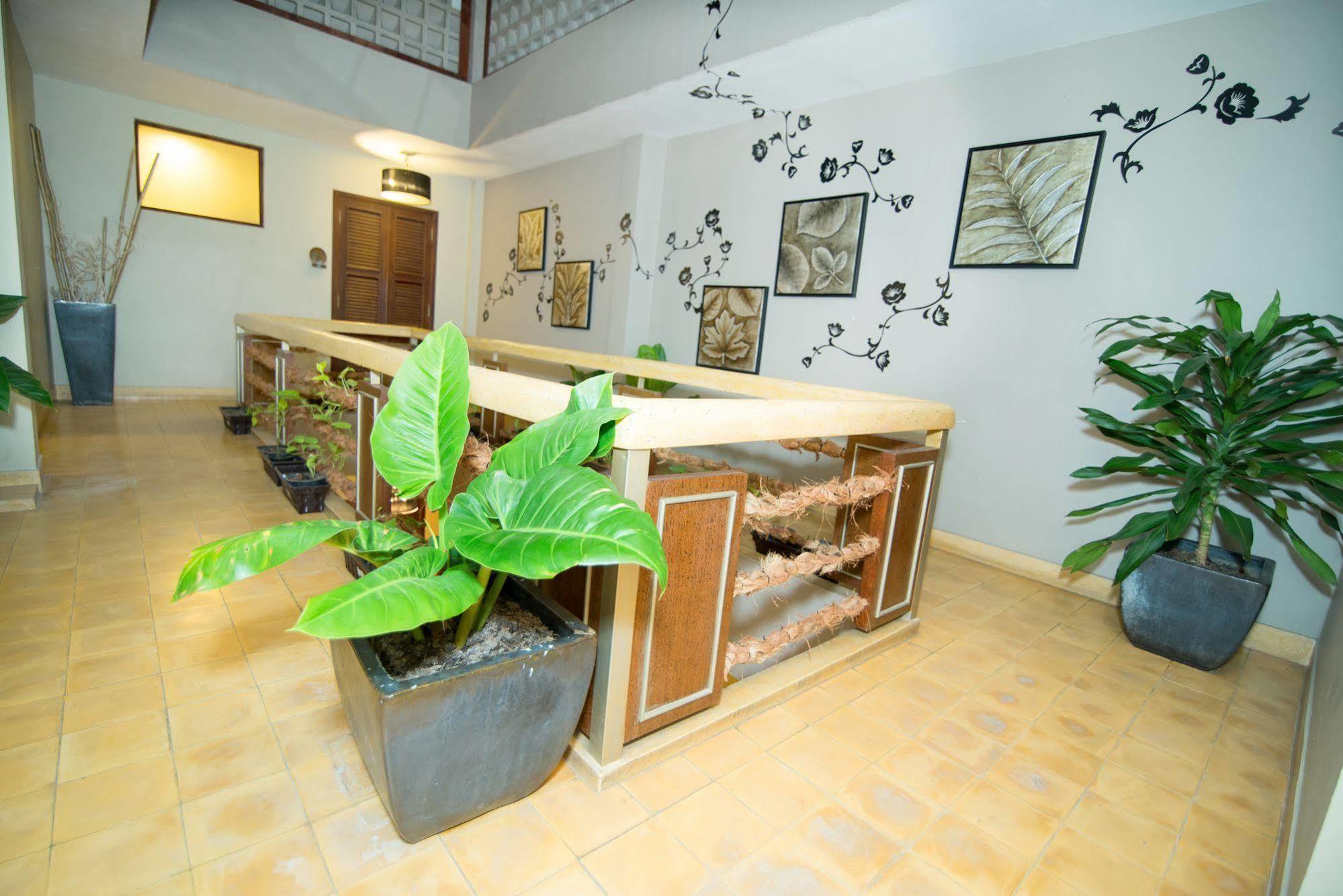 Riverview Cambodia Boutique Hotel Пном Пен Екстериор снимка